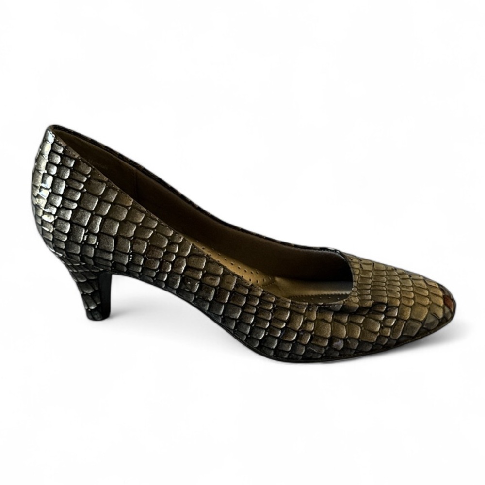 Coach And Four Metallic Gray Textured Lizard Kitten‎ Heel Pumps Size 8.5